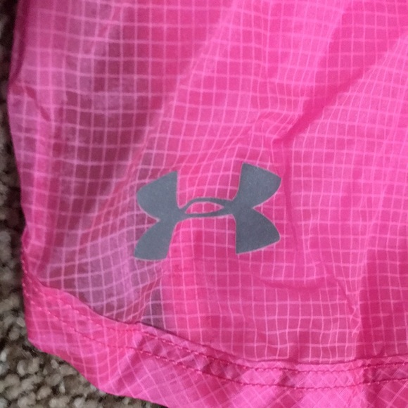 Under Armour Hot Pink Run Shorts Size XS - Picture 2 of 5